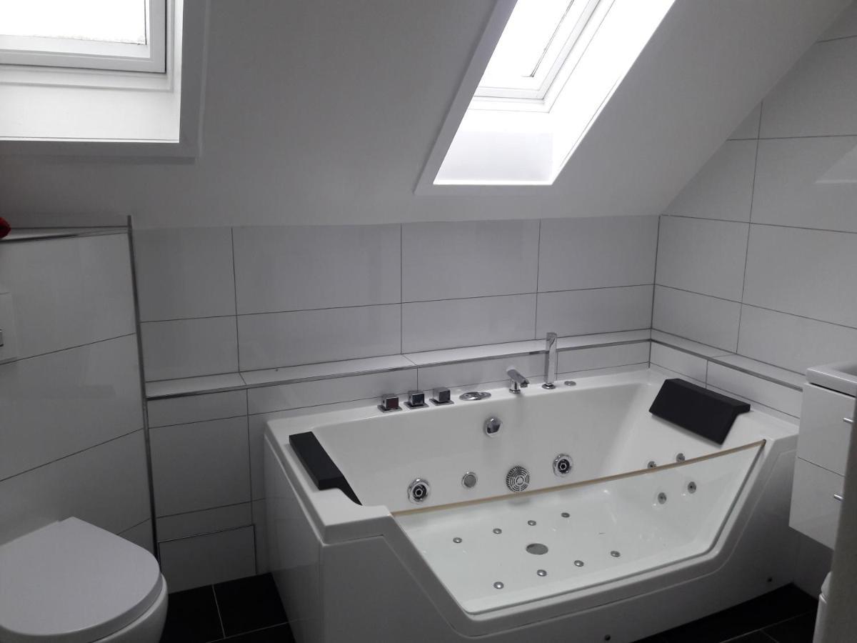 Appartement 34 ชเวบิชฮัลล์ ภายนอก รูปภาพ
